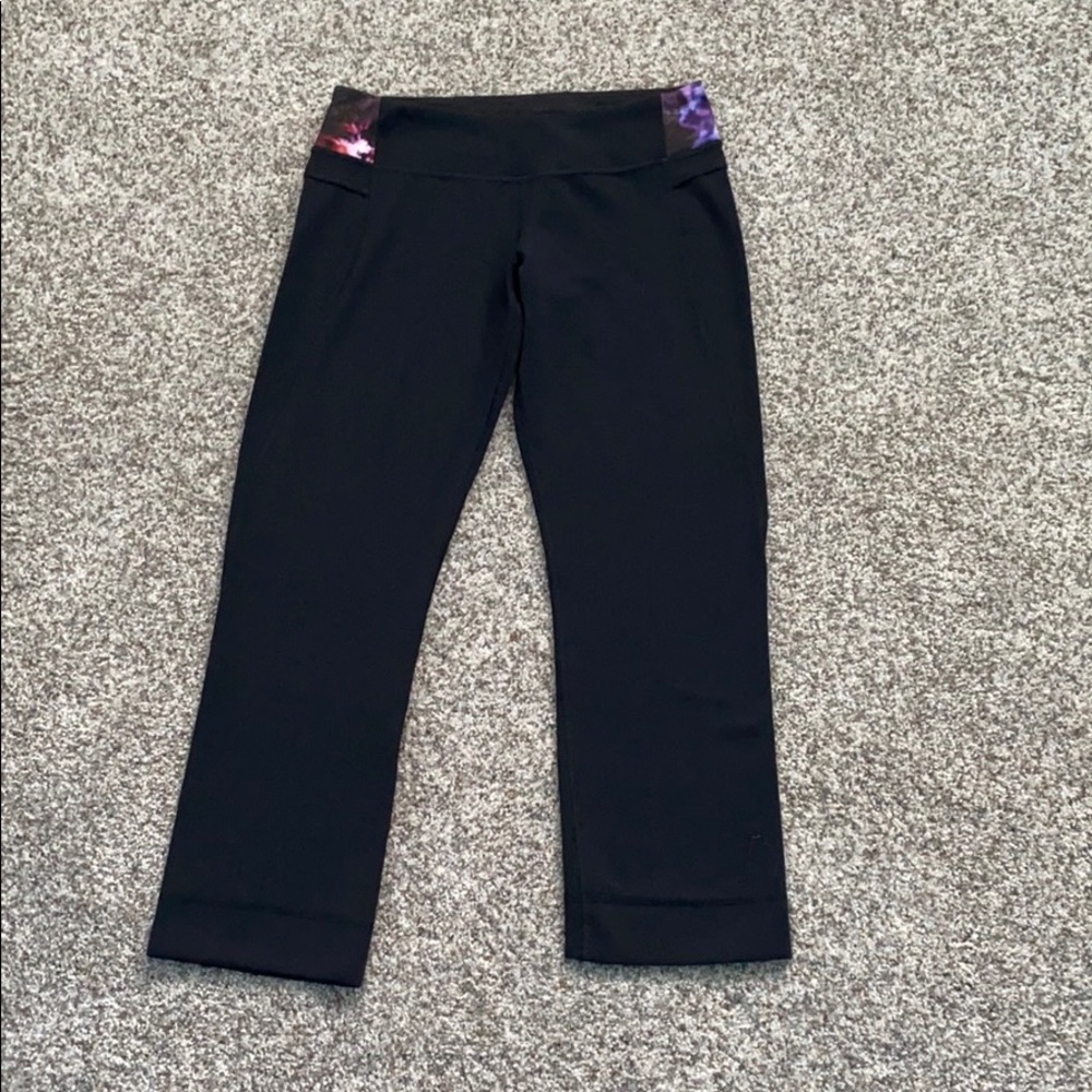 •LULULEMON Crops•
